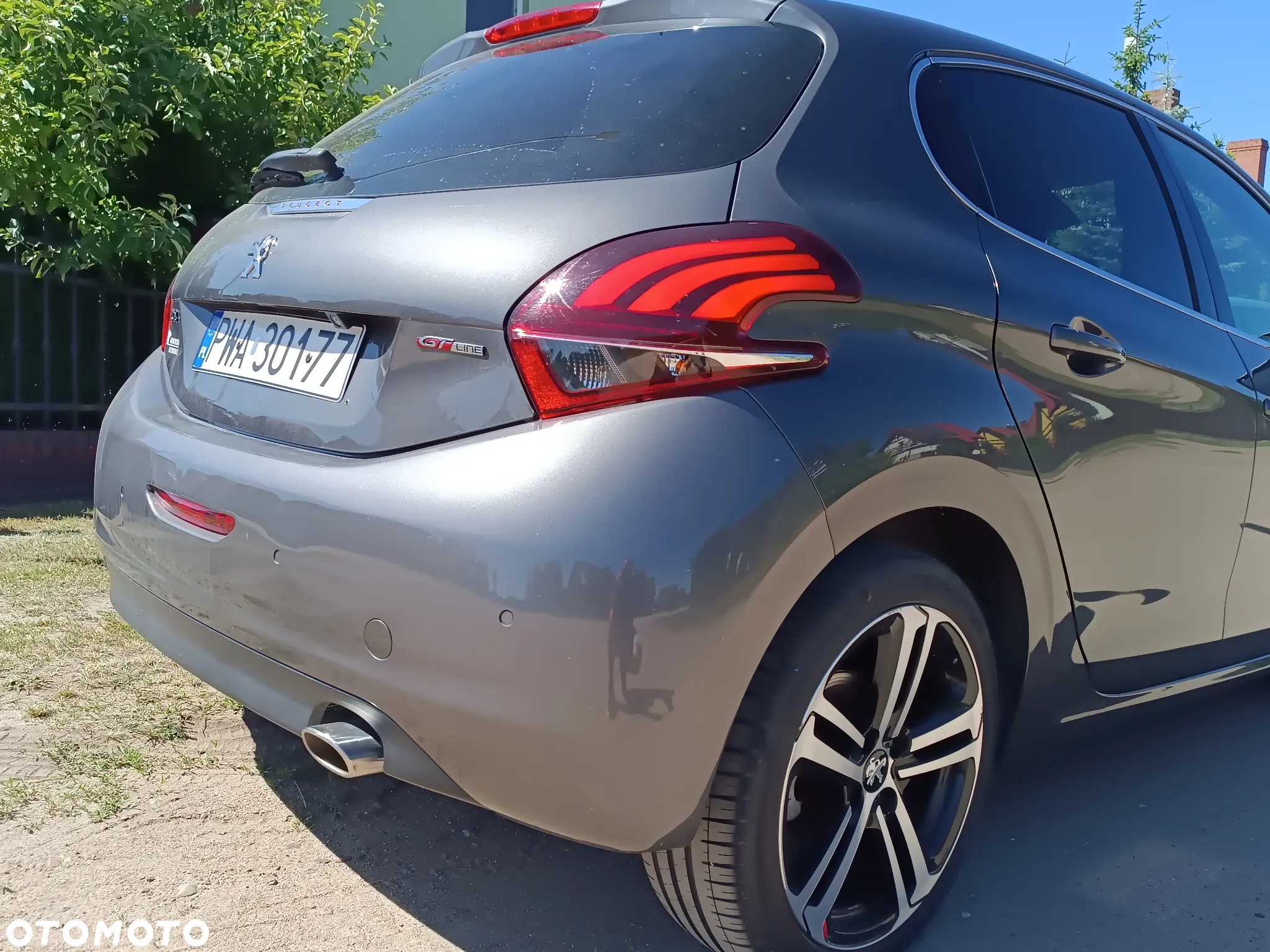Peugeot 208 - 11