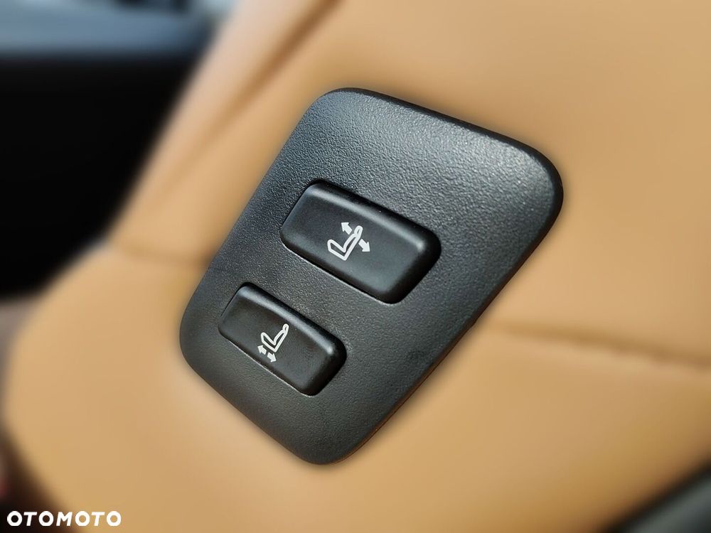 Lexus ES 300h Omotenashi - 29