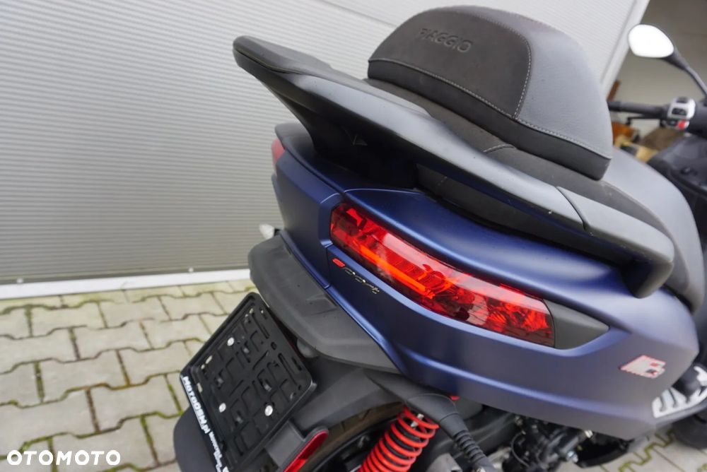 Piaggio MP-3 - 15
