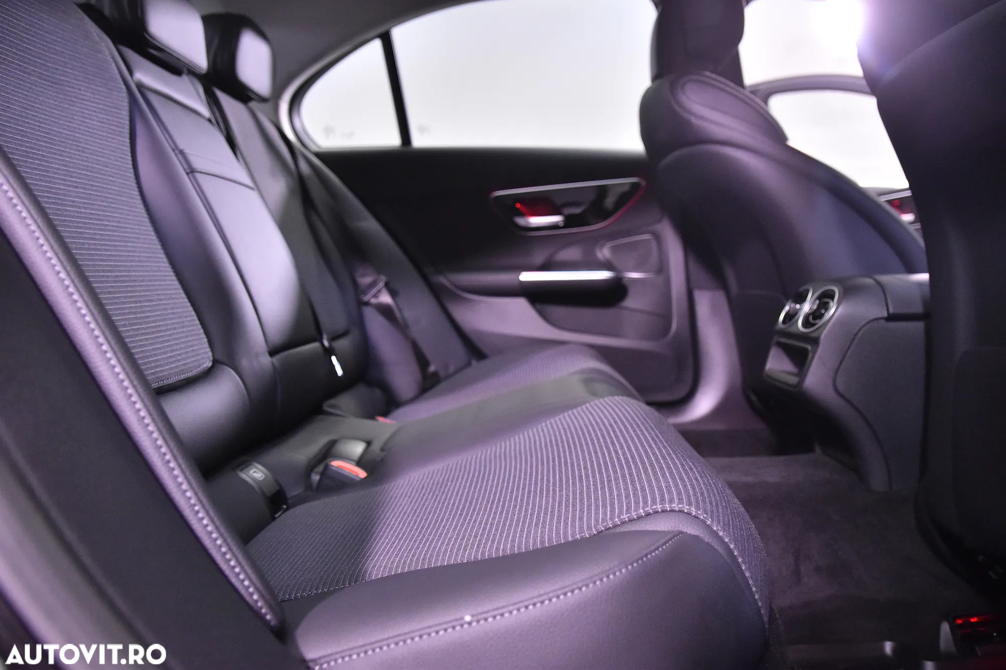 Mercedes-Benz C 300 PHEV - 12