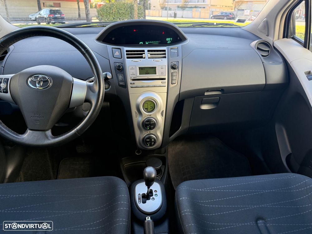 Toyota Yaris 1.0 VVT-i Sol High Pack MMT VSC+TRC - 11