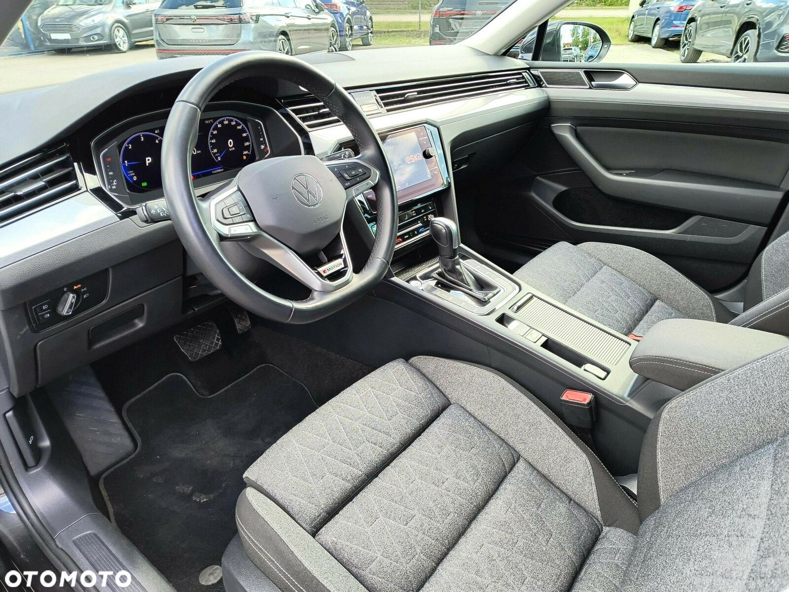 Volkswagen Passat - 12