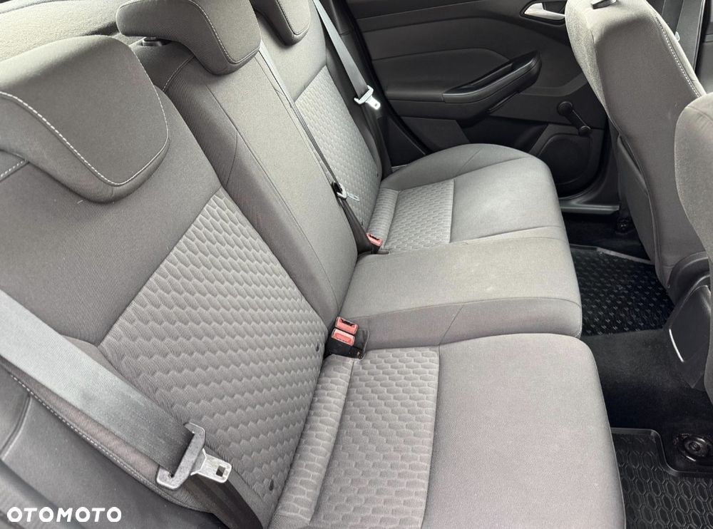 Ford Focus 1.6 TDCi DPF SYNC Edition - 8