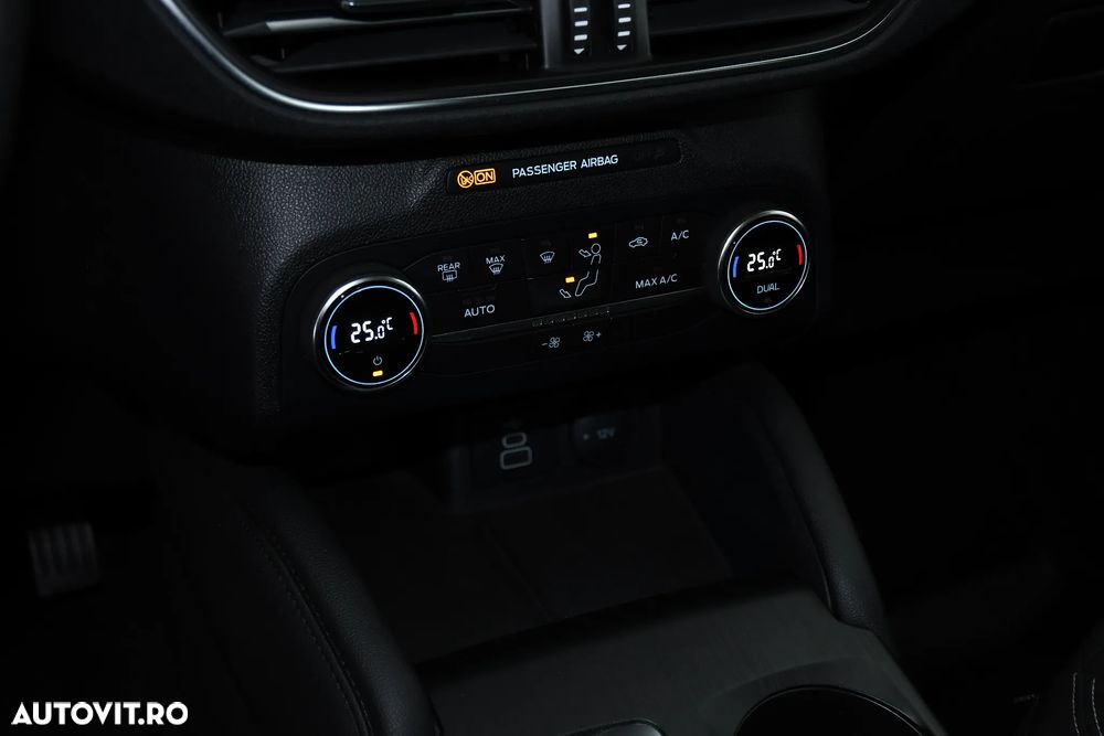 Ford Kuga 2.5 Duratec FHEV TITANIUM - 26