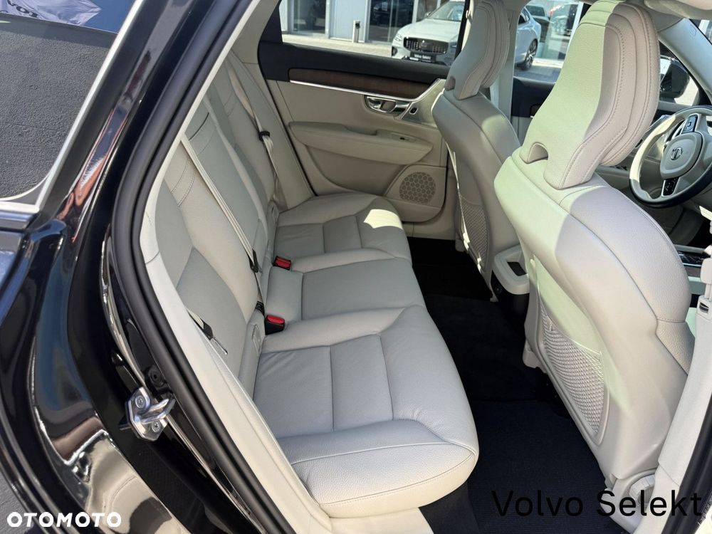 Volvo V90 Cross Country - 30