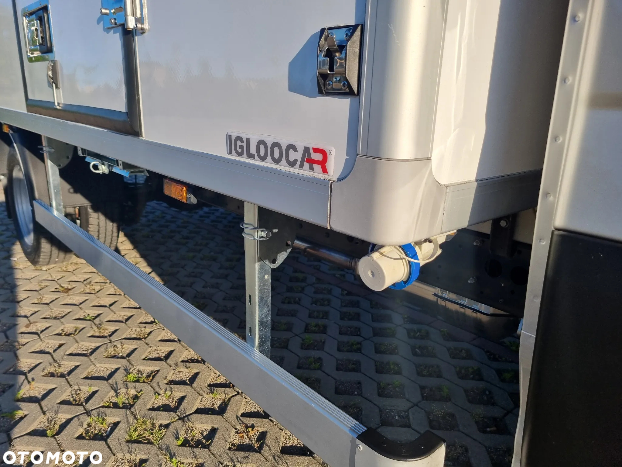 Iveco Daily 50-180 Hi-Matic Chłodnia 8-Palet -20/+20 Zasilanie Stacjonarne 230V Agregat ZANOTTI 350 / UNIKAT / - 28