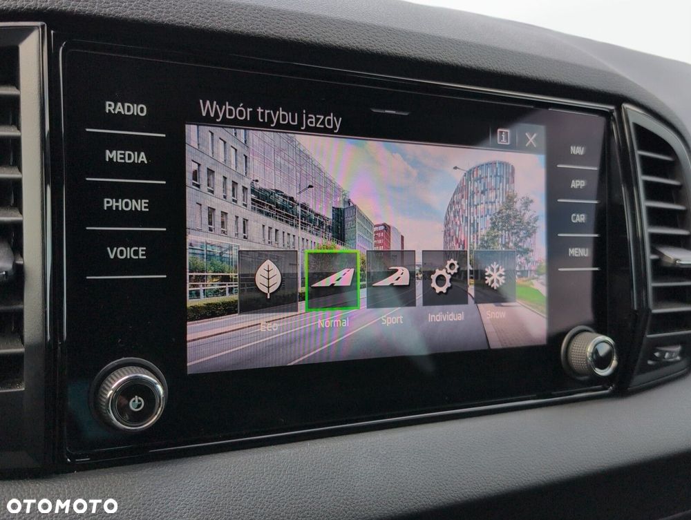 Skoda Karoq 2.0 TDI SCR 4x4 Sportline DSG - 34