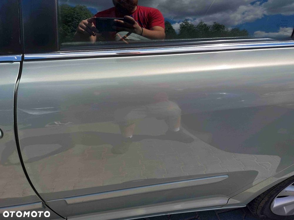 DRZWI KOMPLETNE LEWY TYŁ AVENSIS T25 HB 5D 6T1 - 4