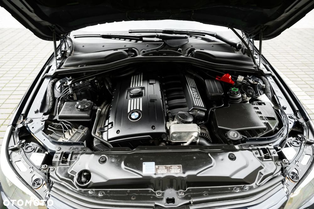 BMW Seria 5 525xi Edition Exclusive - 34