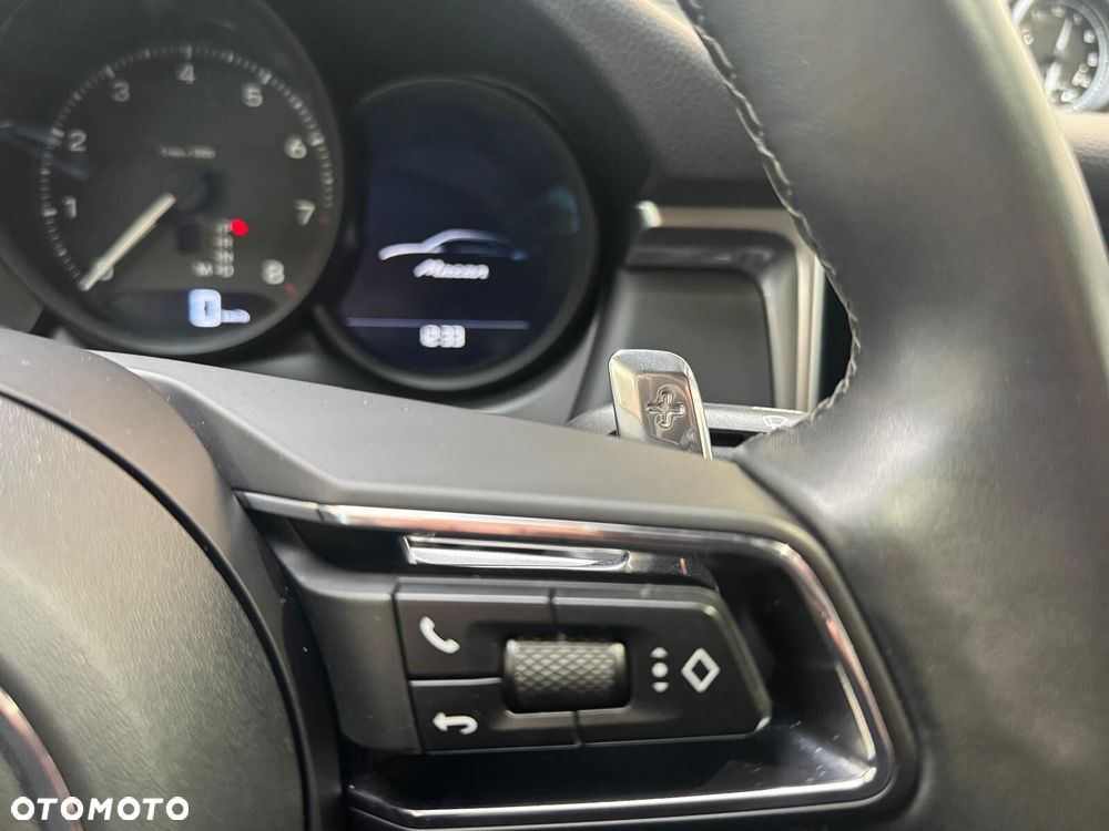 Porsche Macan - 15