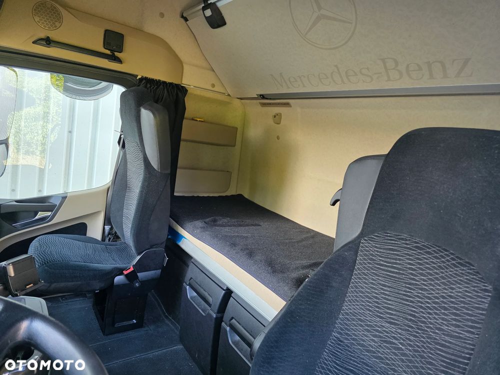 Mercedes-Benz Actros - 5