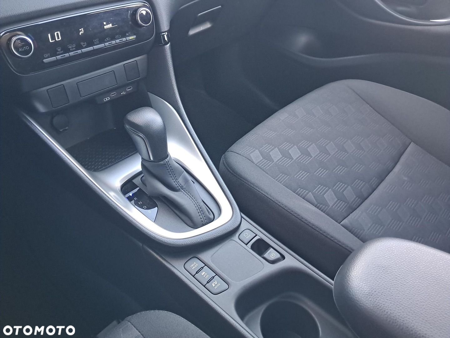 Toyota Yaris - 20