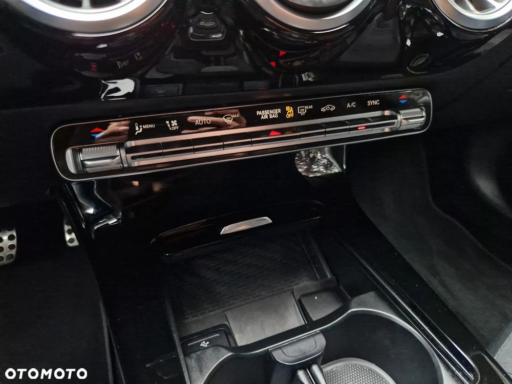 Mercedes-Benz CLA 200 mHEV AMG Line 7G-DCT - 18