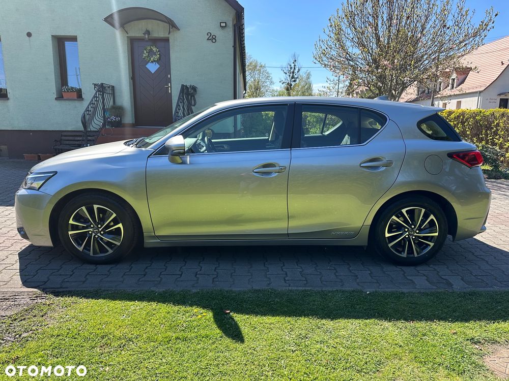 Lexus CT 200h Prestige - 2