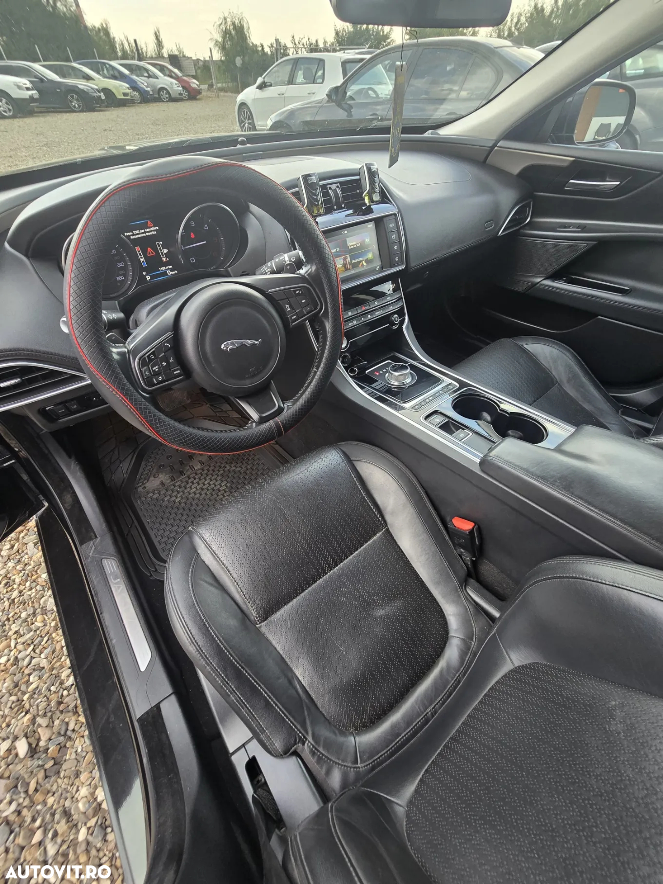 Jaguar XE 2.0 Prestige - 6