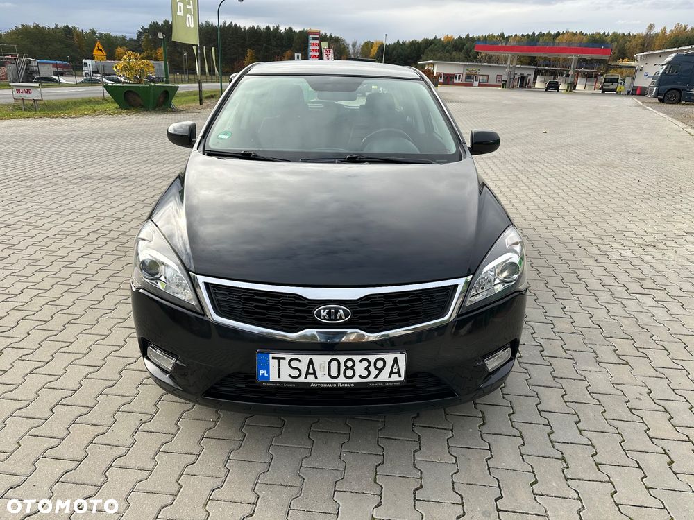Kia Ceed 1.4 CVVT Dream-Team Edition - 2