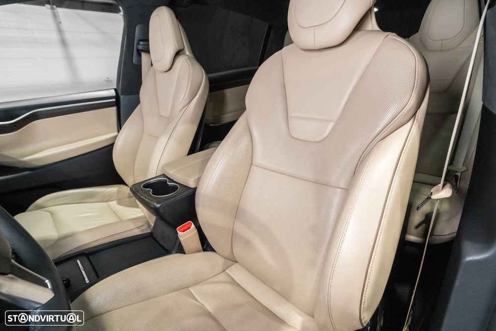 Tesla Model X P100D - 22