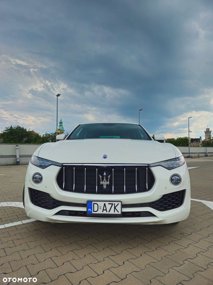 Maserati Levante - 3