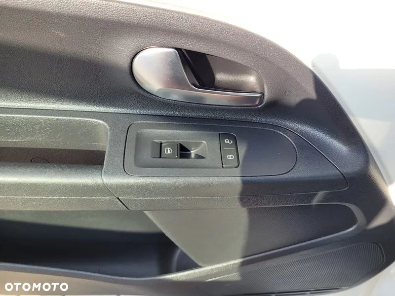 Volkswagen up! - 25