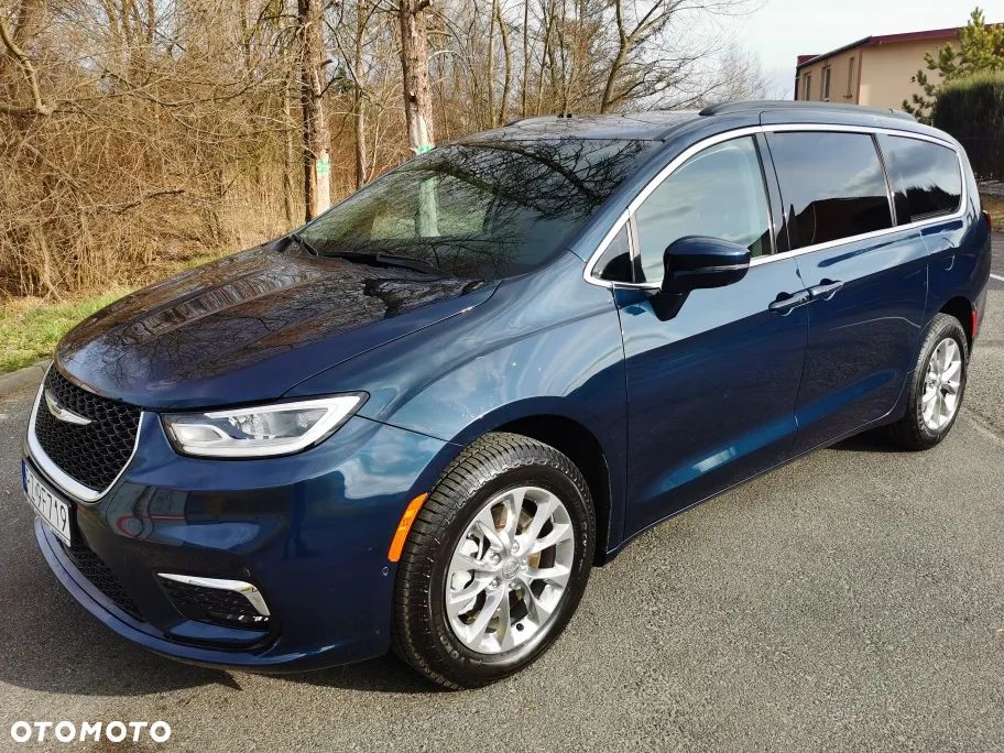 Chrysler Pacifica - 1