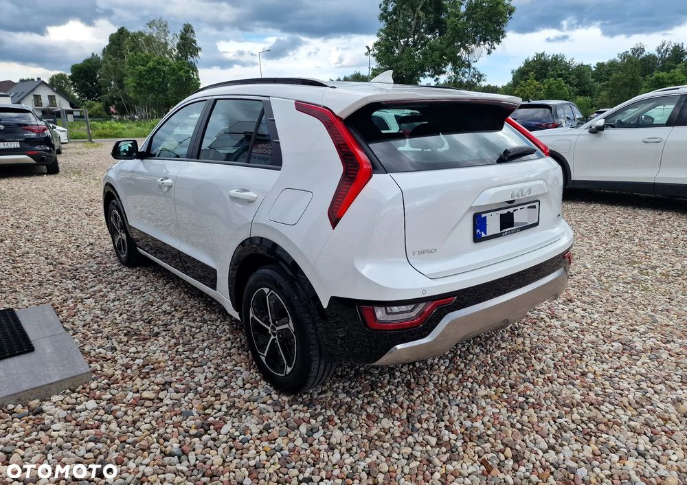 Kia Niro 1.6 GDI Hybrid L Business Line - 11