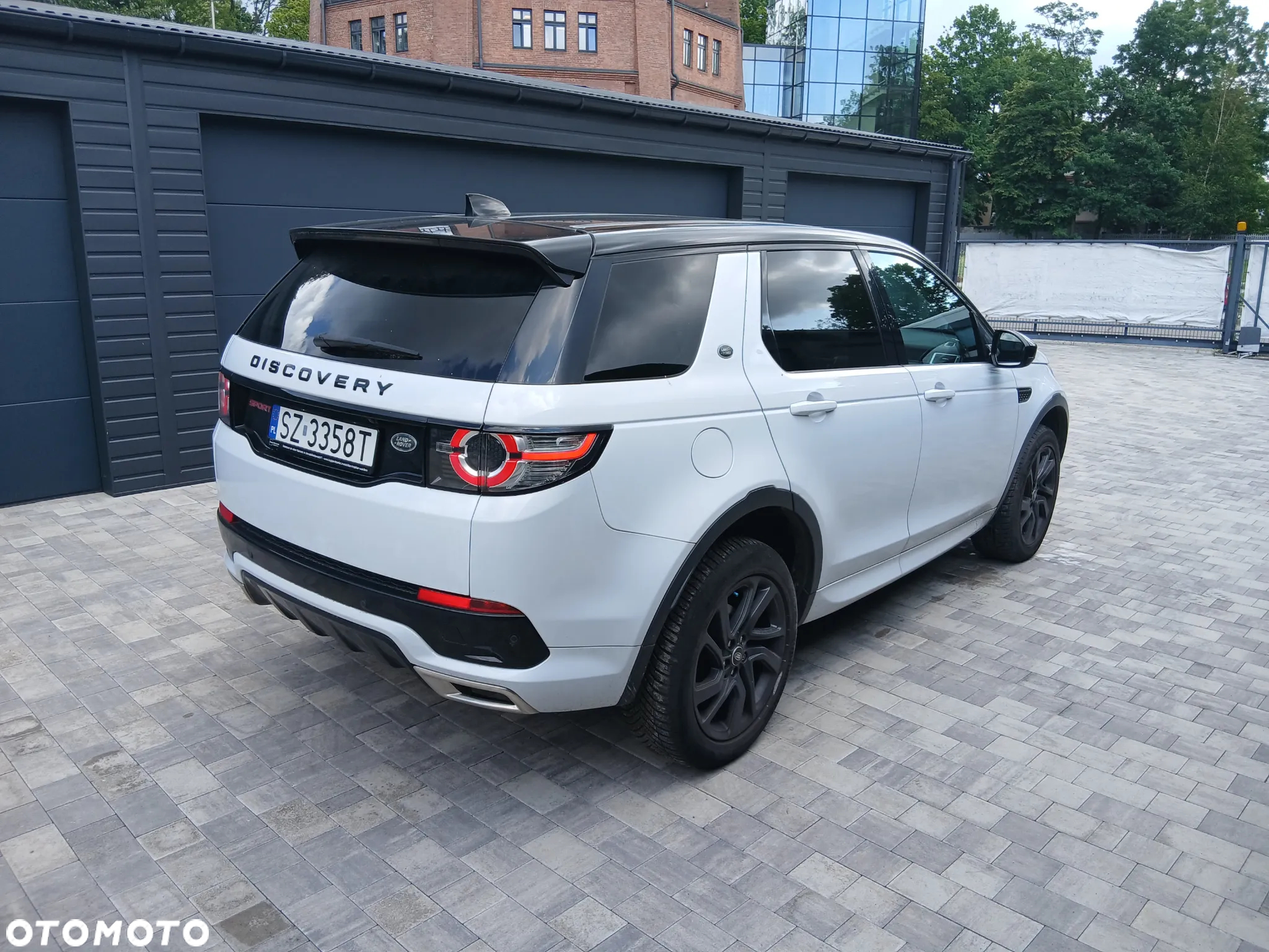 Land Rover Discovery Sport 2.0 D180 R-Dynamic HSE - 5