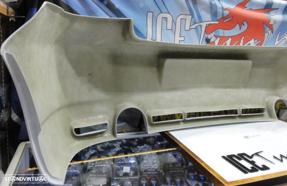 Para-choques traseiro em fibra VW Golf 4 / IV R32 LOOK - 7