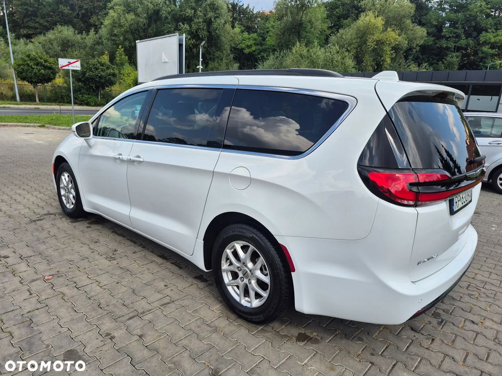 Chrysler Pacifica - 40