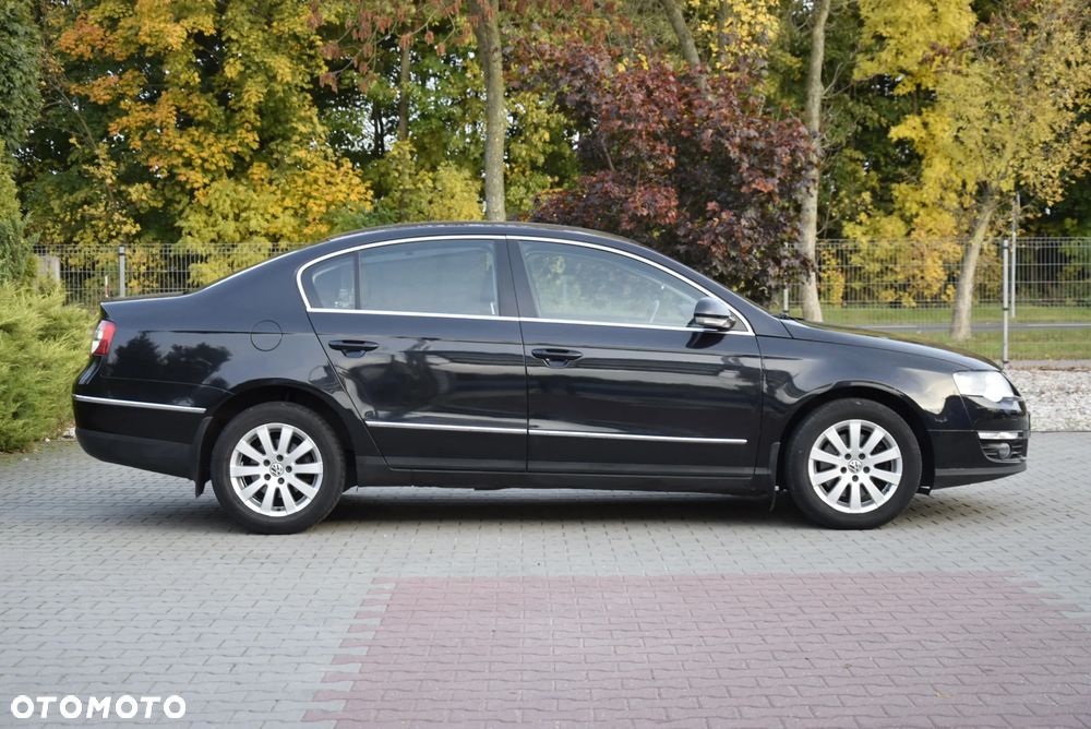 Volkswagen Passat 1.8 TSI Trendline - 26