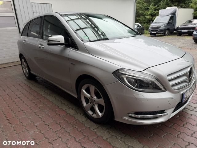 Mercedes-Benz Klasa B 180 CDI (BlueEFFICIENCY) - 4