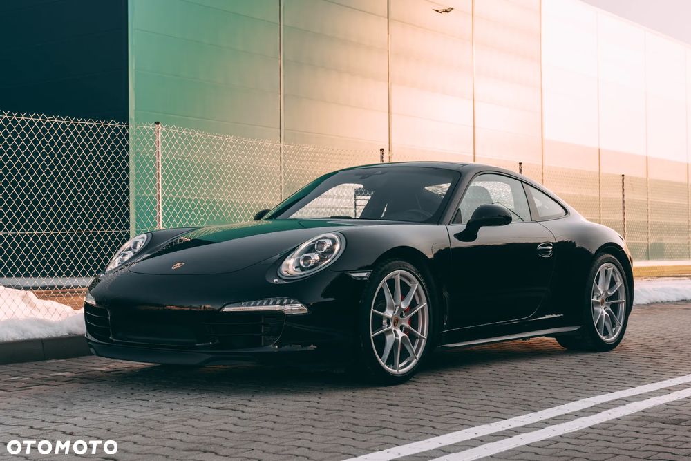 Porsche 911 Carrera 4S - 2