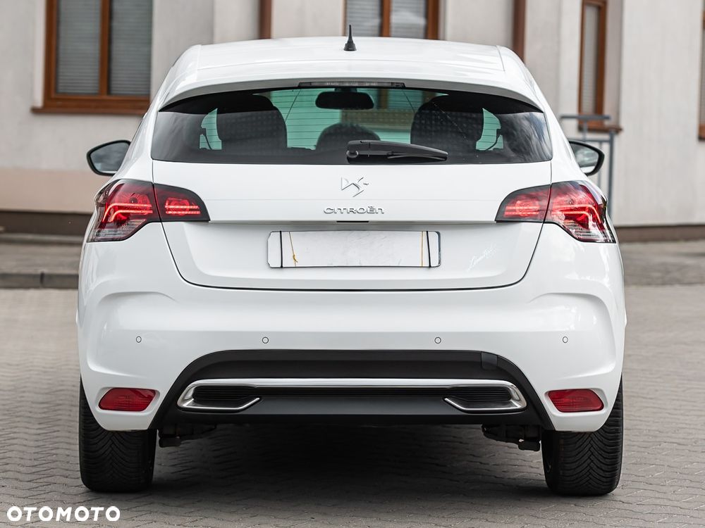 Citroën DS4 BlueHDi 120 S&S SoChic - 17