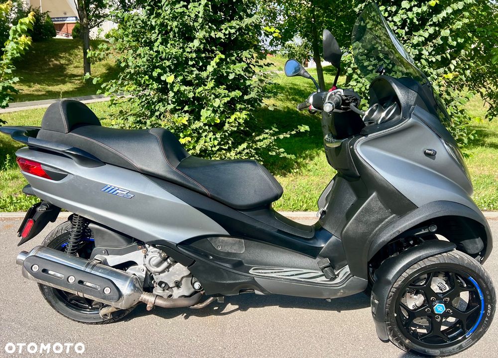 Piaggio MP-3 - 4