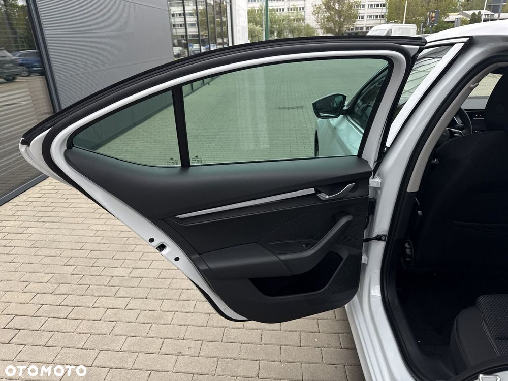 Skoda Octavia 1.5 TSI mHEV Drive Selection DSG - 17