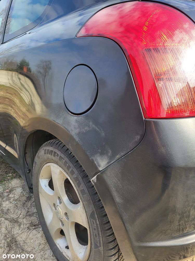 Suzuki Swift 1.3 DDiS 16v GLX - 11