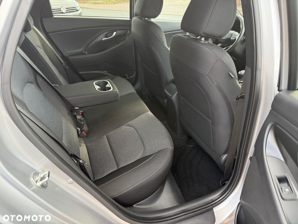Hyundai i30 Kombi 1.5 T-GDI 48V-Hybrid Intro - 13