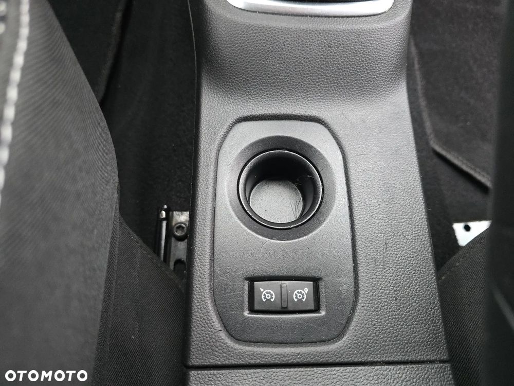 Dacia Duster TCe 100 2WD Celebration - 25