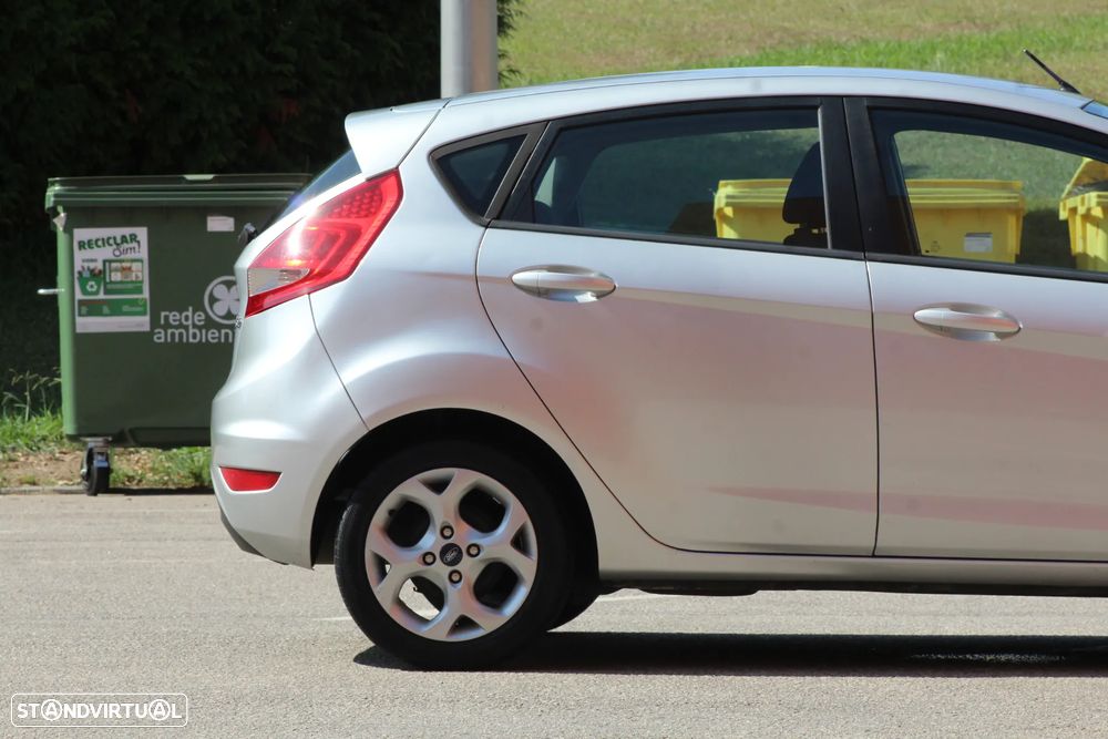Ford Fiesta 1.4 TDCI Techno 104g - 8