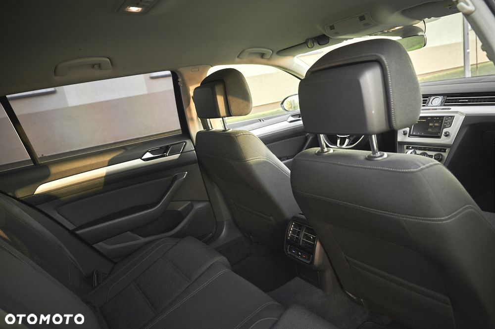 Volkswagen Passat 2.0 TDI BMT Comfortline DSG - 29