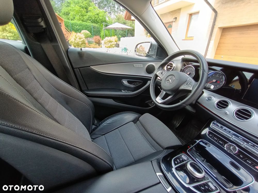 Mercedes-Benz Klasa E 200 CGI BlueEFFICIENCY Automatik Avantgarde - 39