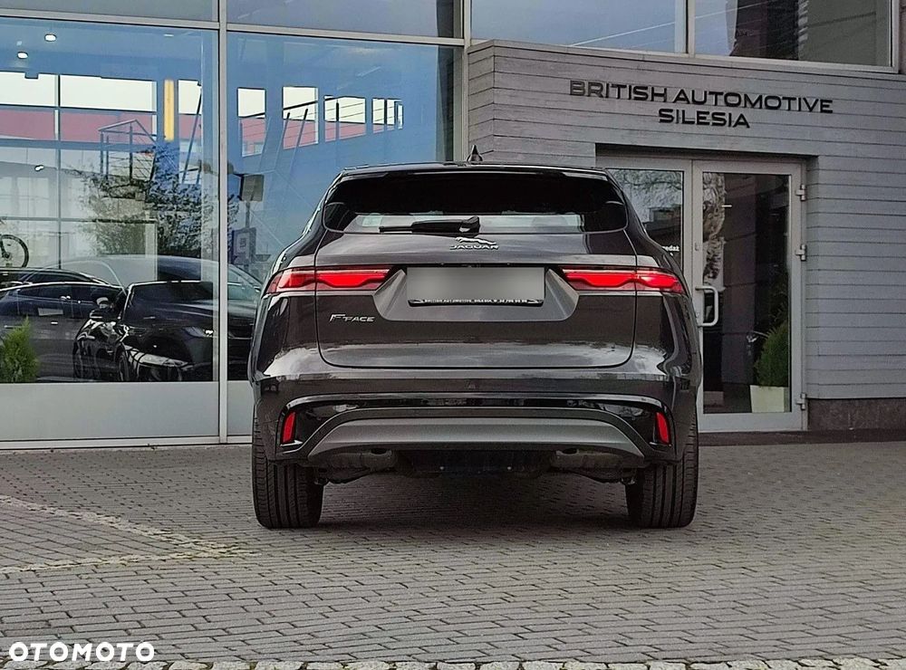 Jaguar F-Pace P250 AWD R-Dynamic HSE - 15