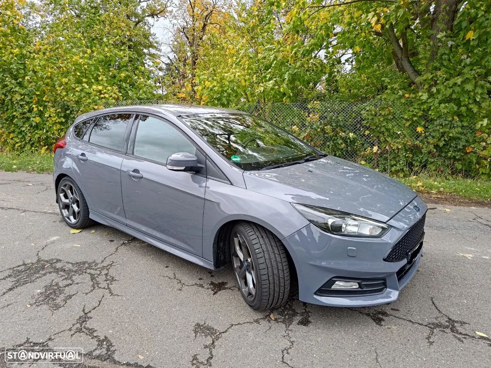 Ford Focus 2.0 EcoBoost ST c/ Pack Pele Exclusiva - 7