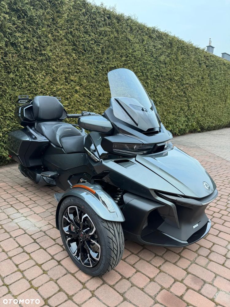 Can-Am Spyder - 1