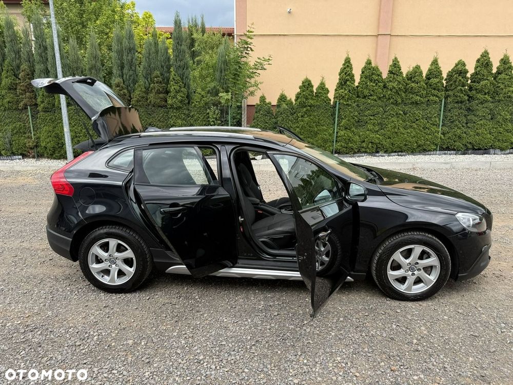 Volvo V40 Cross Country - 17