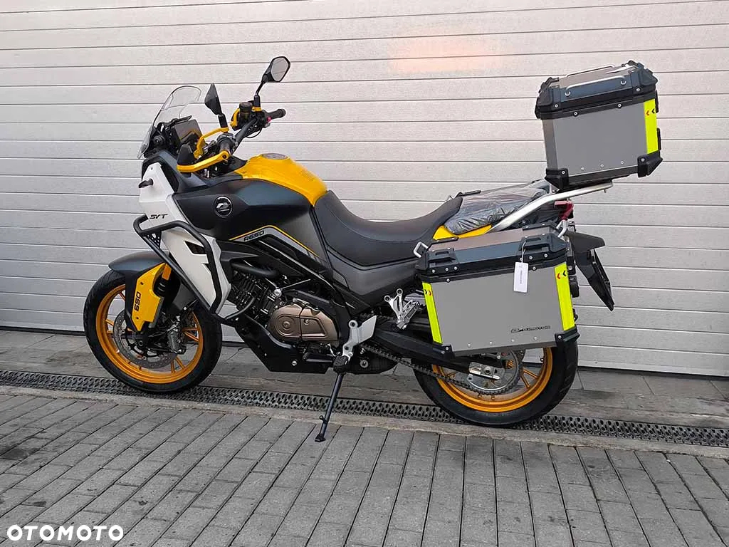 QJMOTOR SVT 650 - 8