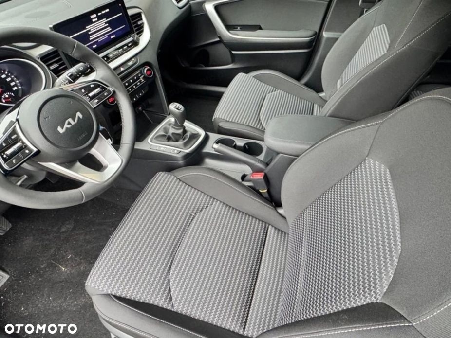 Kia XCeed 1.5 T-GDI M - 6