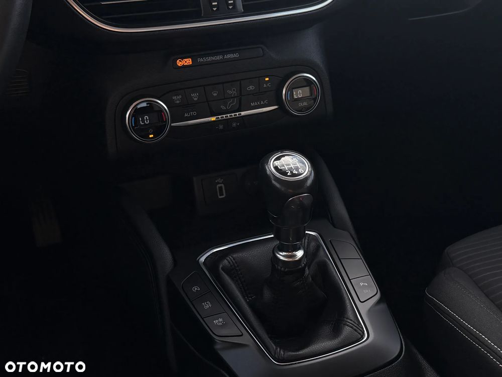 Ford Focus 1.5 EcoBlue Start-Stopp-System TITANIUM - 12