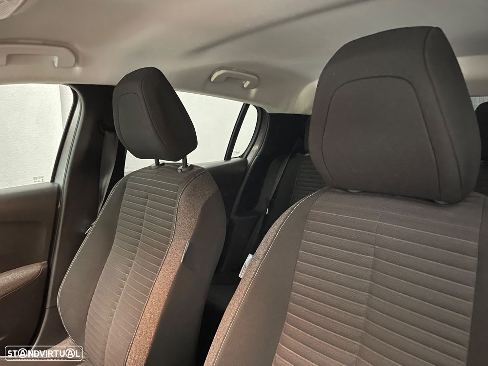 Peugeot 208 1.2 PureTech SE Style - 13