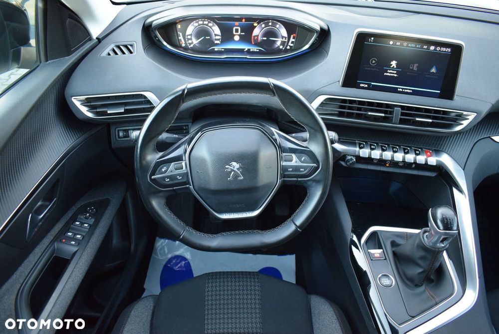 Peugeot 3008 1.2 PureTech Allure S&S - 17