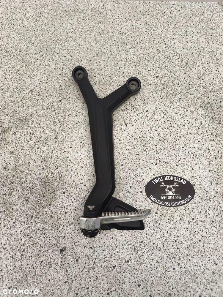 Set lewy tył, podnóżek pasażera Triumph Trident 660 2022 - 1